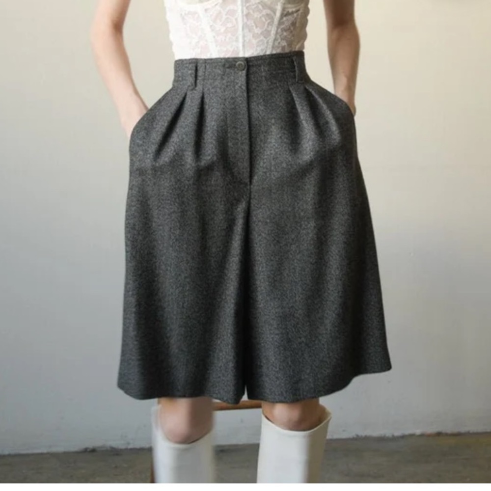Giorgio Armani size IT 42/ US S high waisted formal skort
